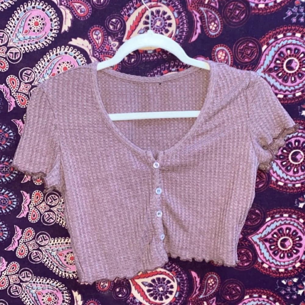 Stretchy pink crop top